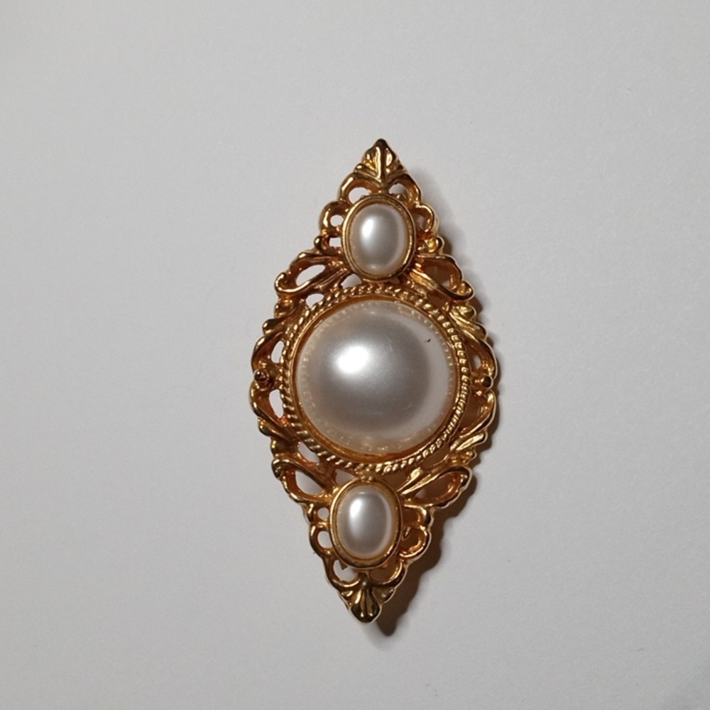 Brooch